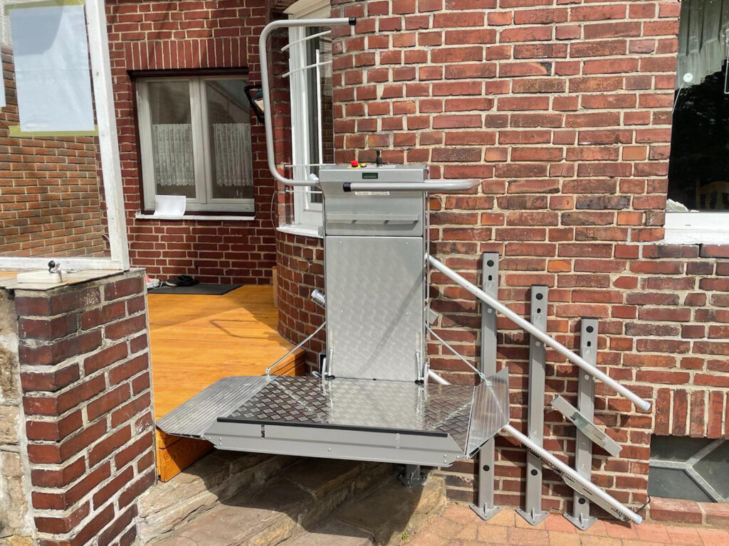 Aussenanlage-mit-Aluminiumschiene